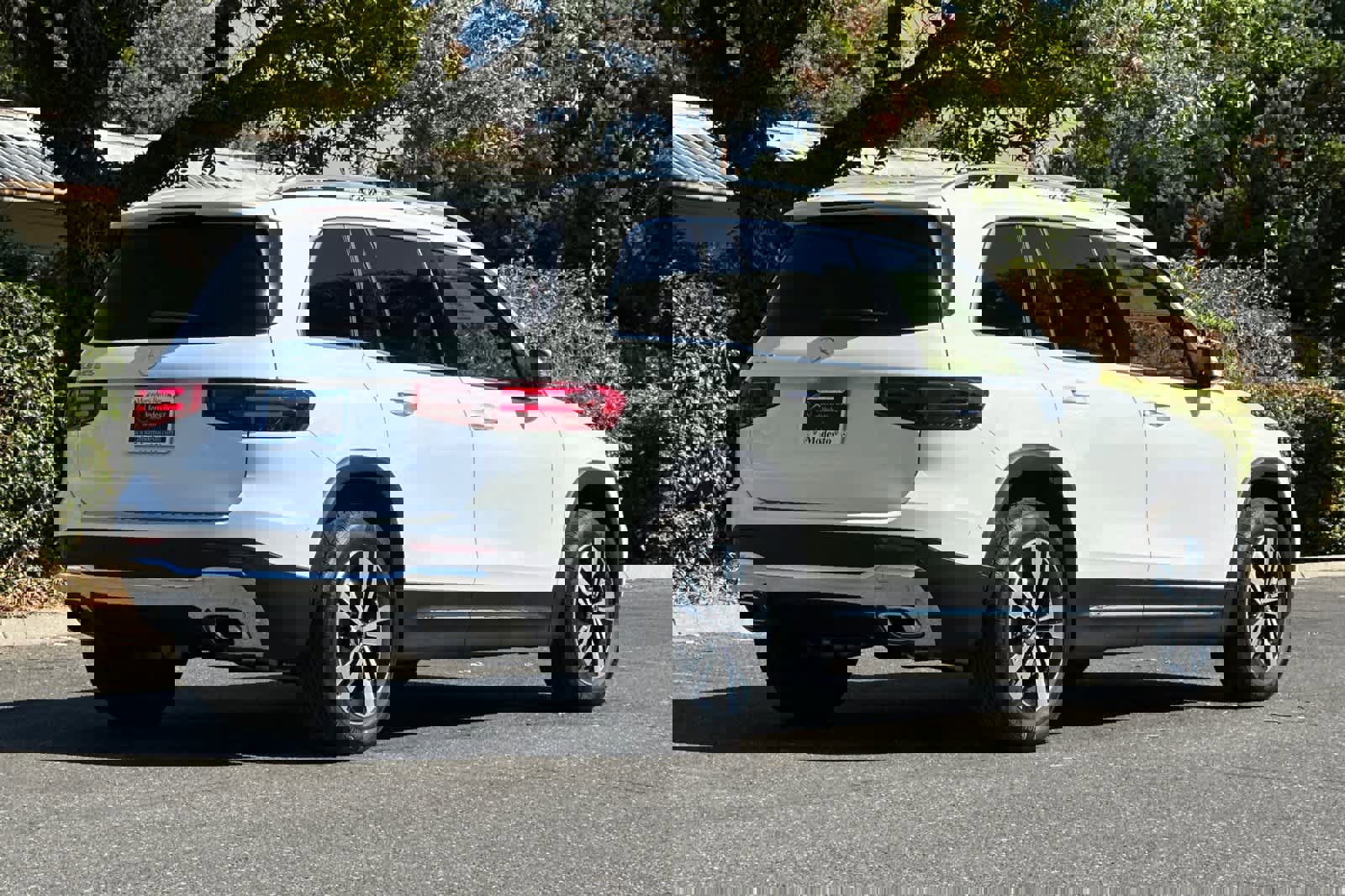 New 2025 Mercedes-Benz GLB 250 image 3