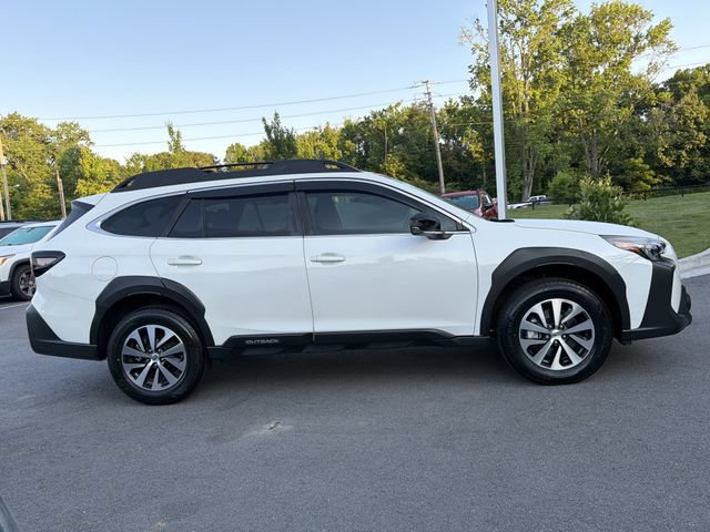 Used 2025 Subaru Outback Premium AWD/4WD image 3