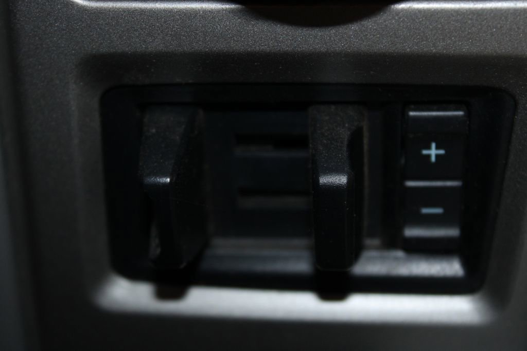 Used 2016 Ford F150 Lariat image 32