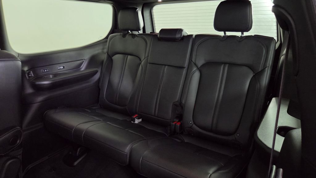 New 2025 Jeep Wagoneer Series III image 32