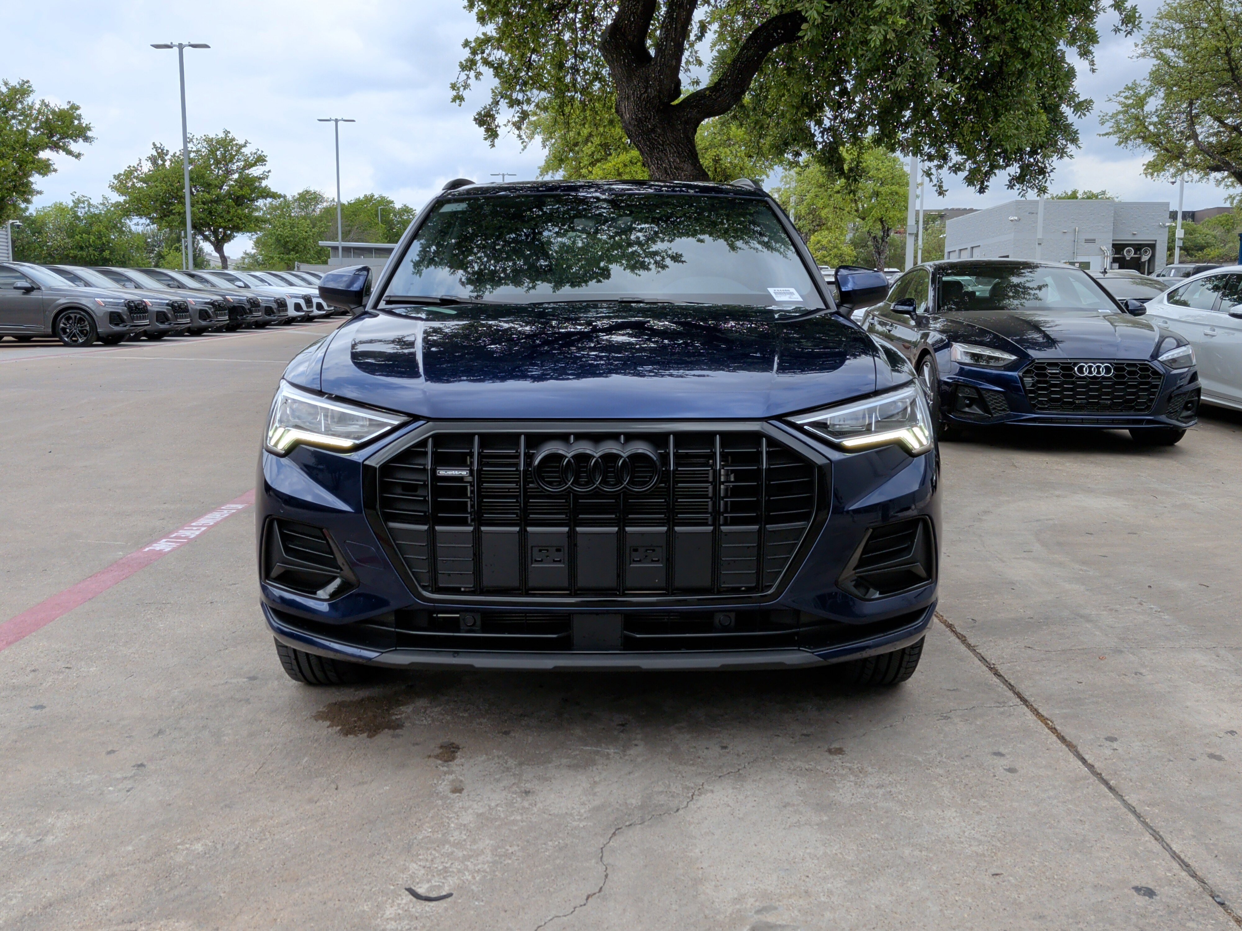 Certified 2023 Audi Q3 2.0T Premium w/ Convenience Package AWD/4WD image 3