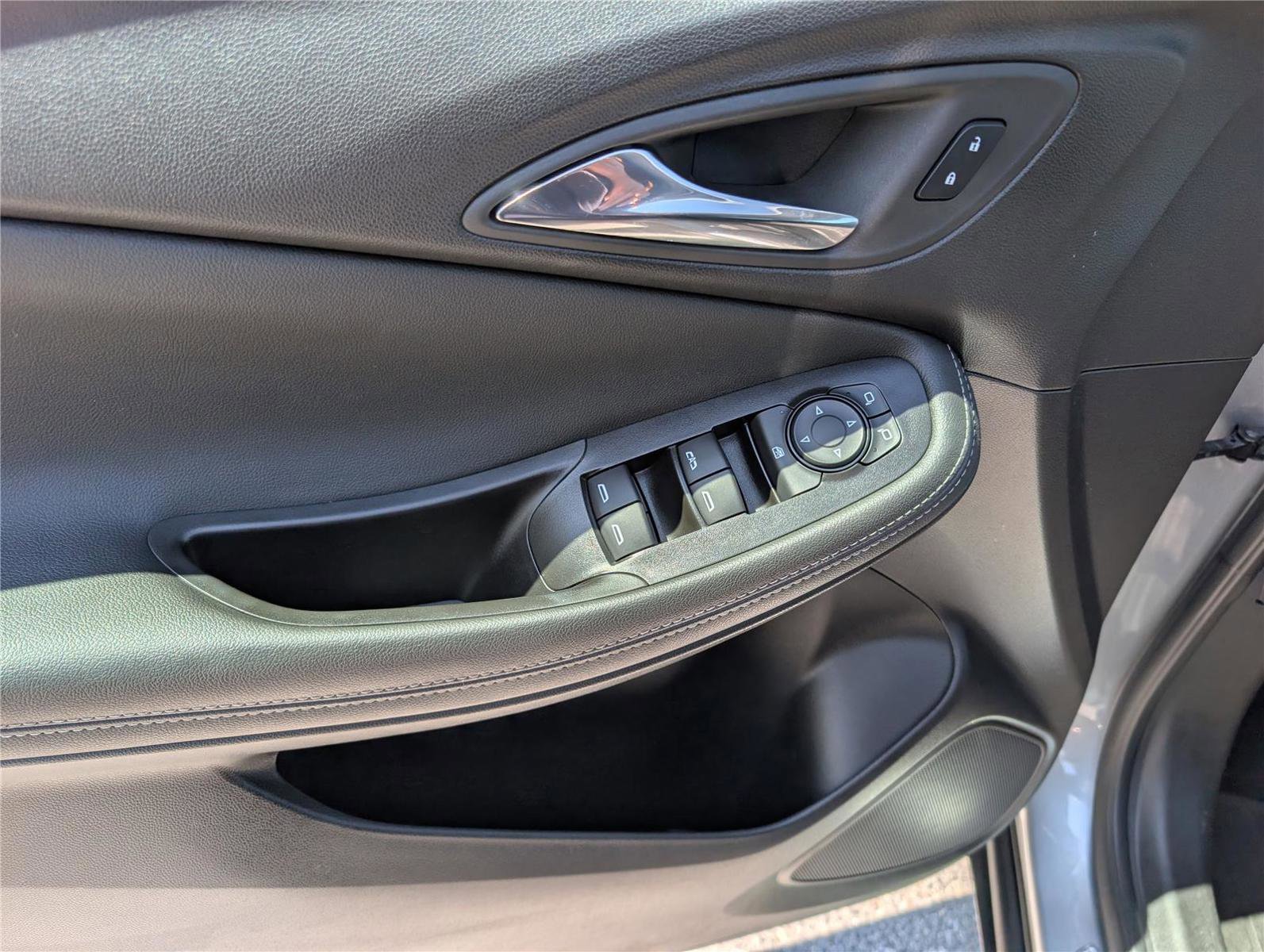 Used 2023 Buick Encore GX Preferred w/ Cold Weather Comfort Package image 18