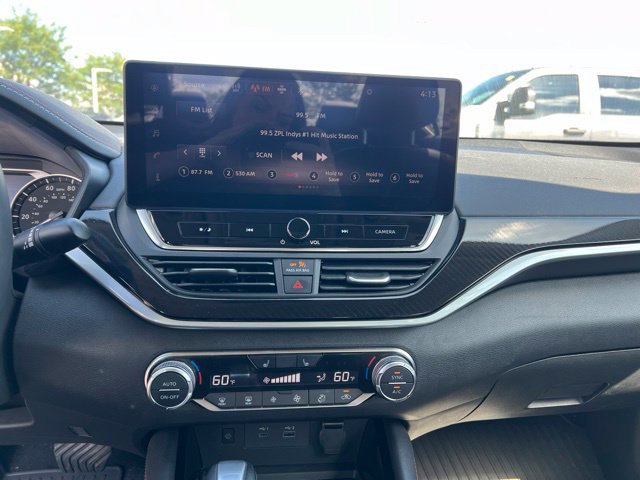 Used 2025 Nissan Altima 2.5 SR w/ SR Premium Package FWD image 16