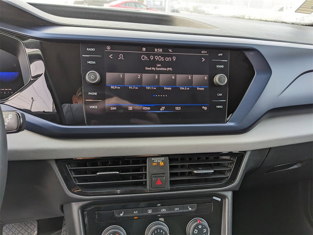 Certified 2023 Volkswagen Taos SE w/ Panoramic Sunroof Package image 25