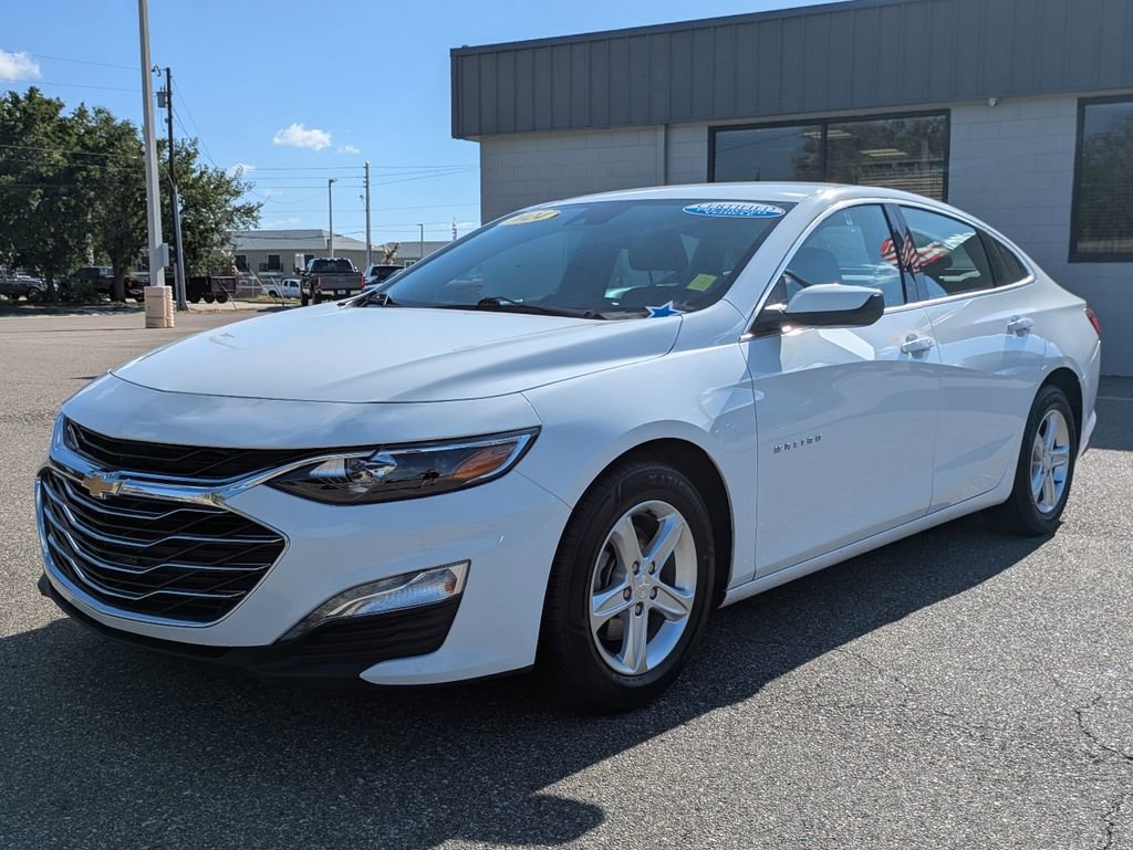 Used 2024 Chevrolet Malibu LT FWD image 2