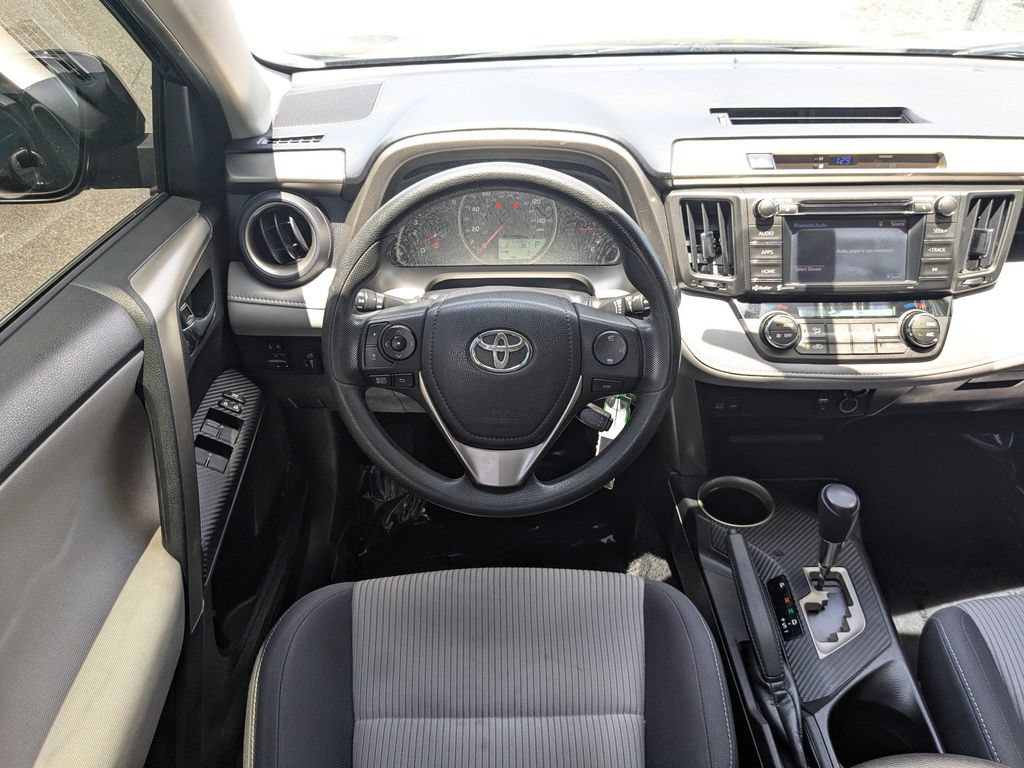 Used 2014 Toyota RAV4 XLE FWD image 3