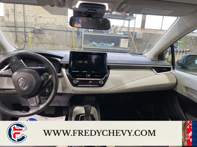 Used 2025 Toyota Corolla LE image 13