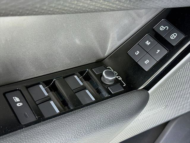Used 2020 Land Rover Range Rover Velar S AWD/4WD image 18