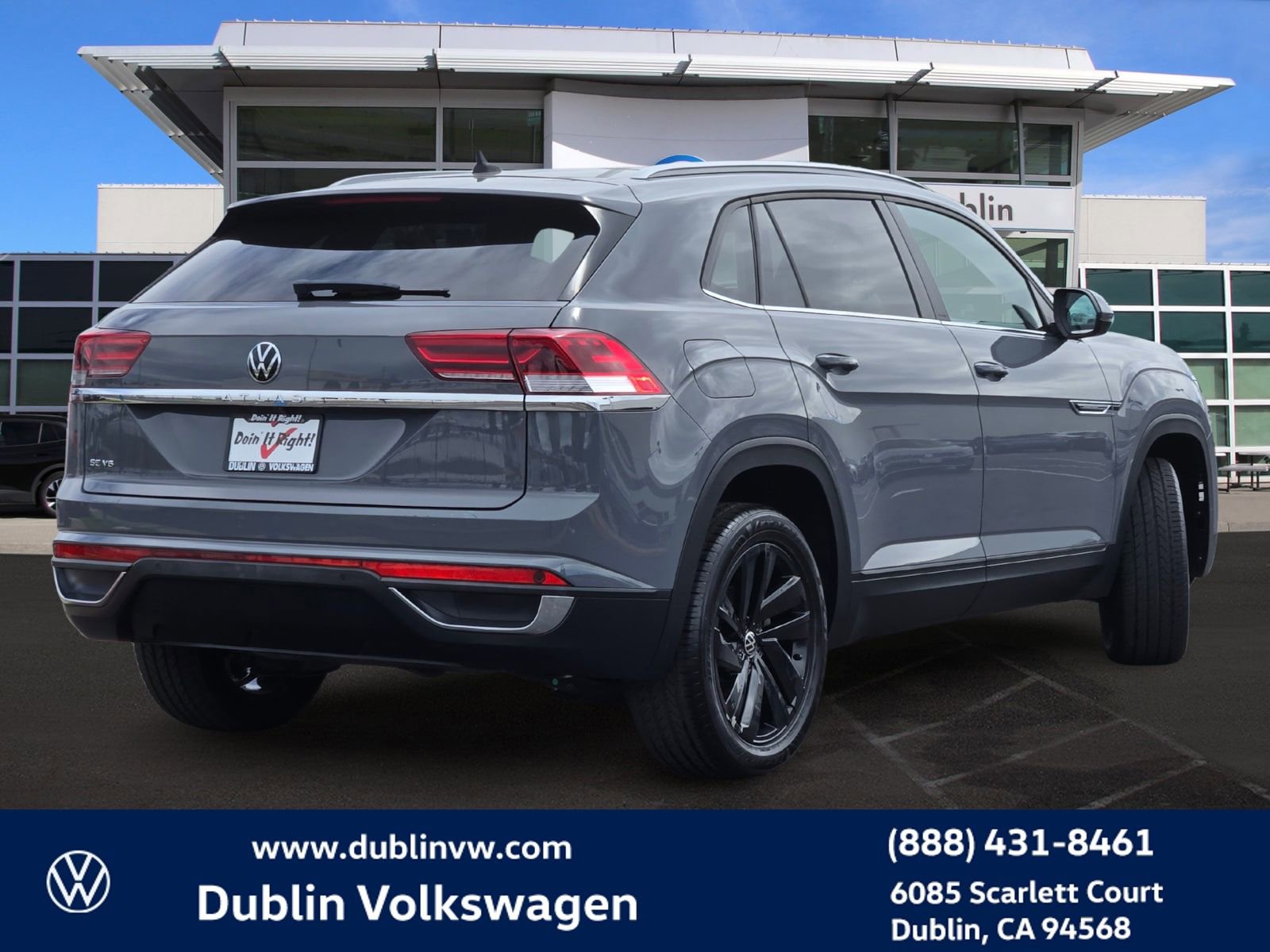 Used 2022 Volkswagen Atlas Cross Sport SE w/ Panoramic Sunroof Package image 4