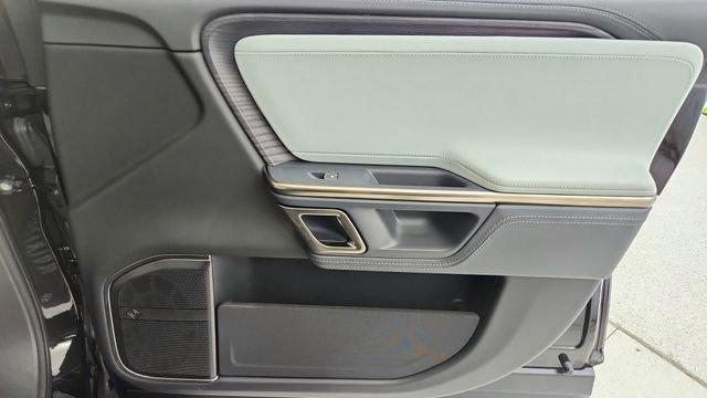 Used 2024 Rivian R1S Adventure image 24