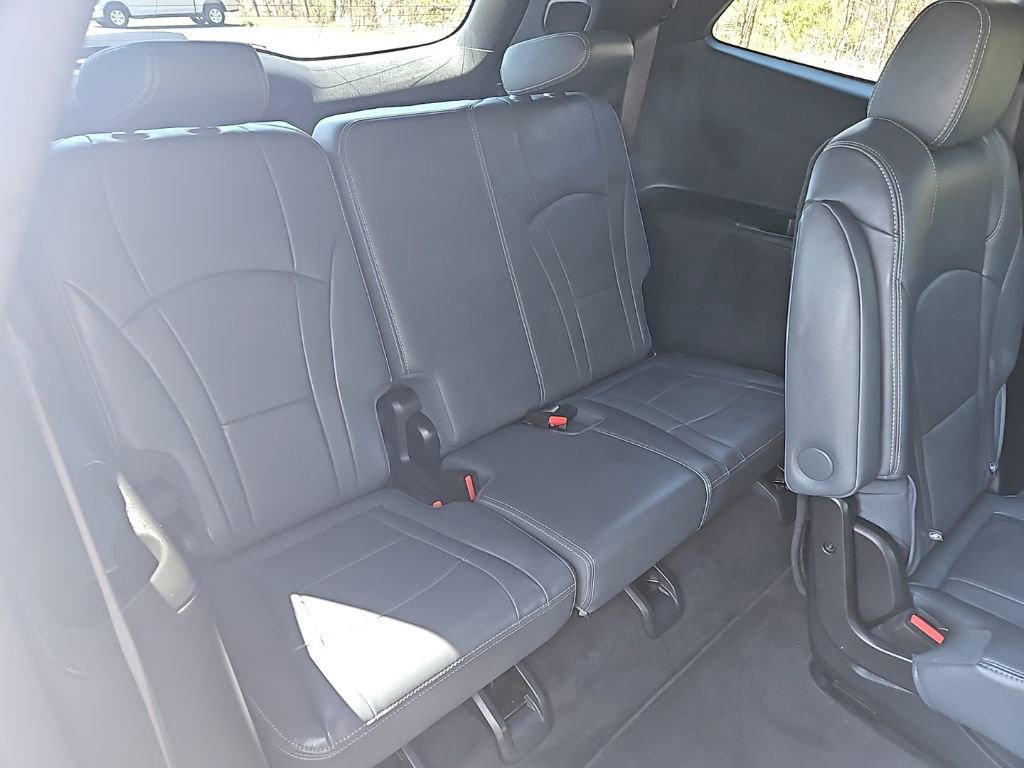Used 2024 Buick Enclave Premium AWD/4WD image 33