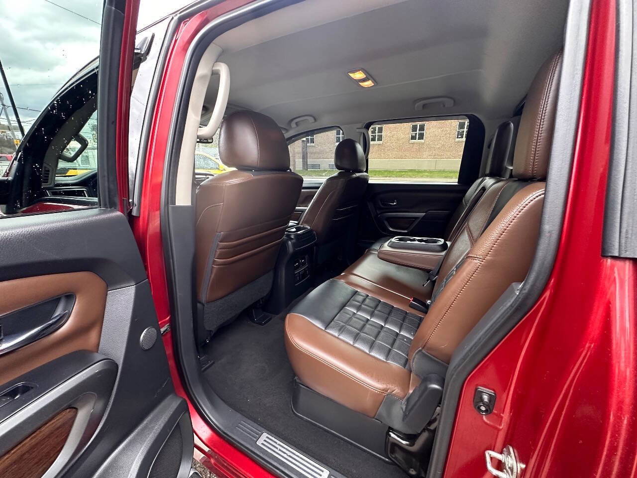 Used 2017 Nissan Titan Platinum Reserve AWD/4WD image 13