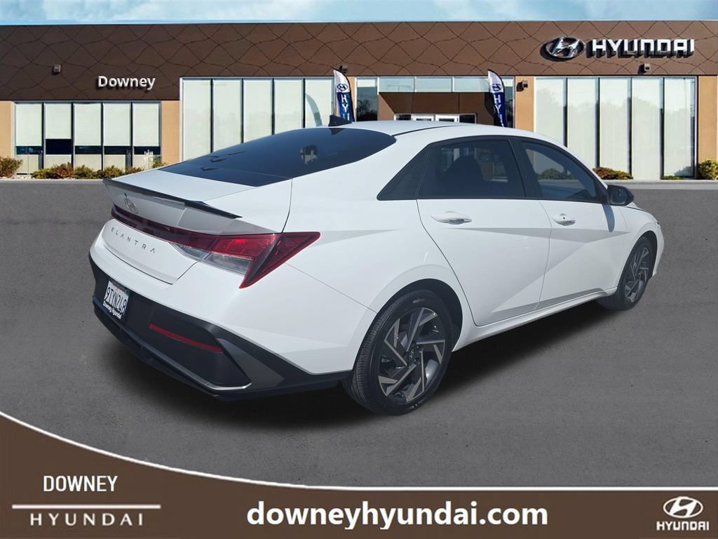 Used 2025 Hyundai Elantra Sport w/ Cargo Package FWD image 5