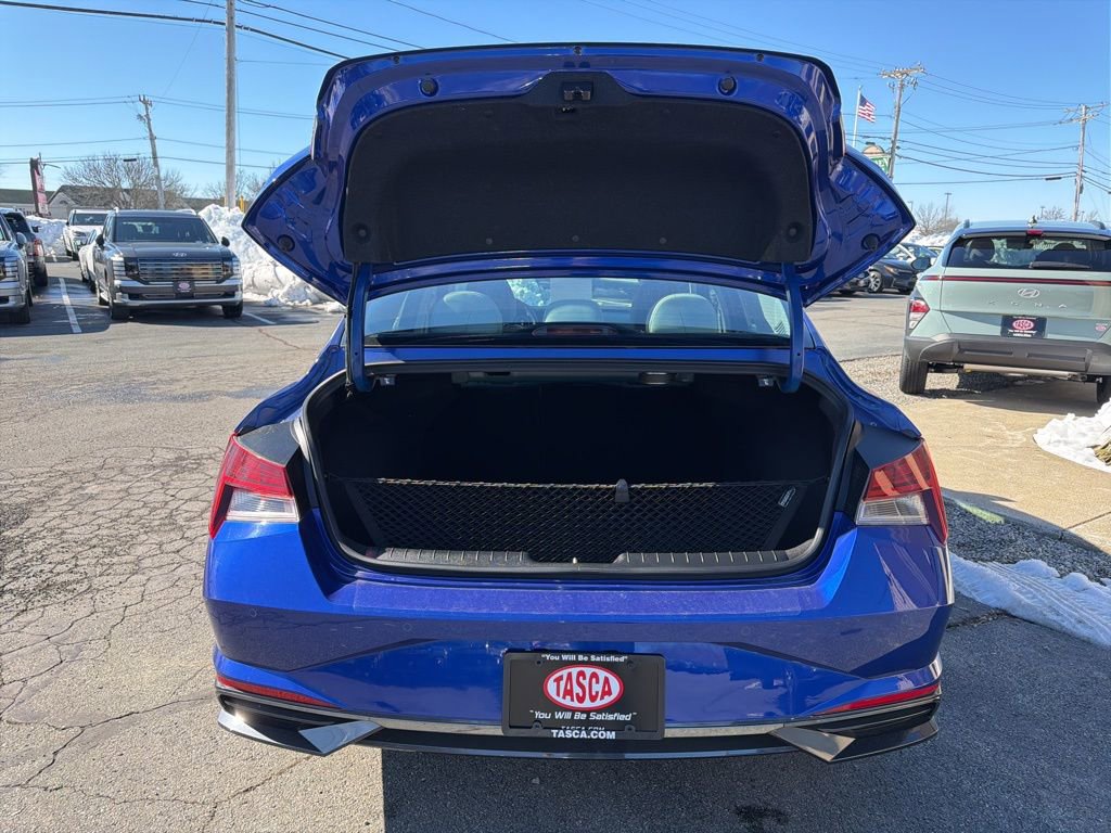 Used 2023 Hyundai Elantra Limited image 37