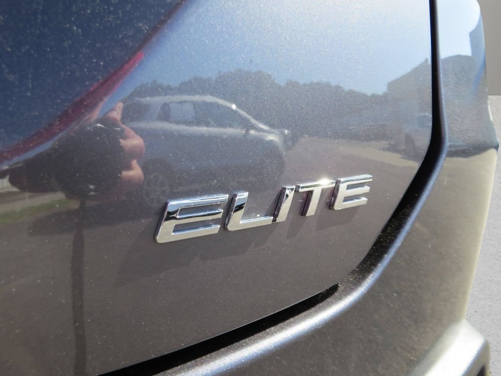 Used 2025 Honda Pilot Elite image 14