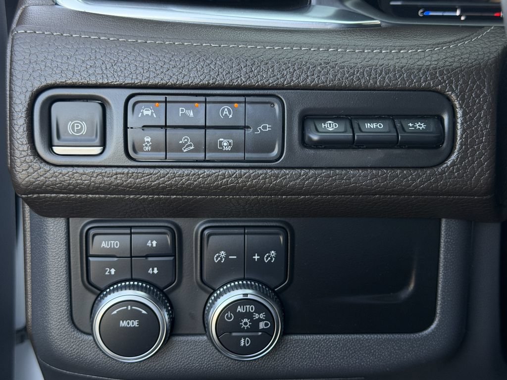 Used 2022 GMC Yukon Denali AWD/4WD image 22