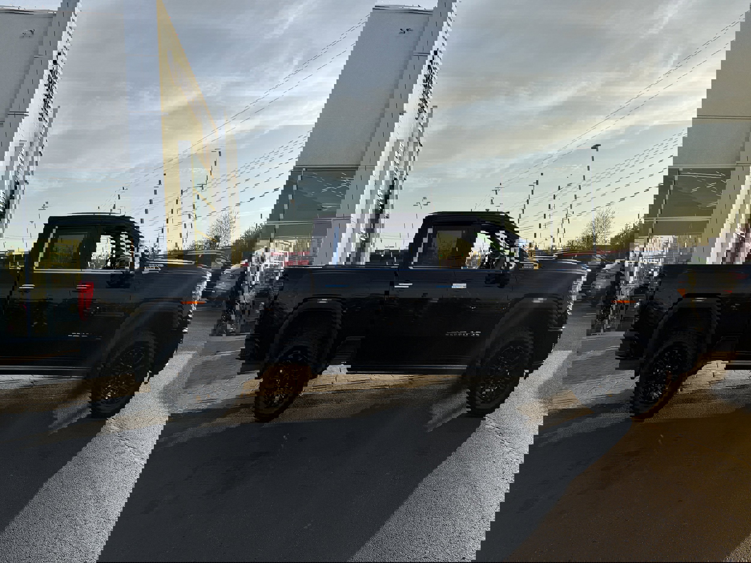 Used 2021 GMC Sierra 2500 Denali w/ Denali Ultimate Package image 8