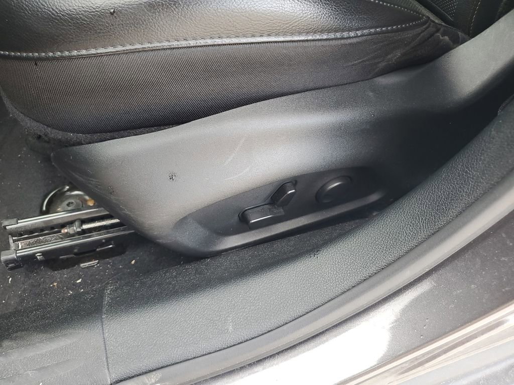 Used 2023 Jeep Compass Limited image 19