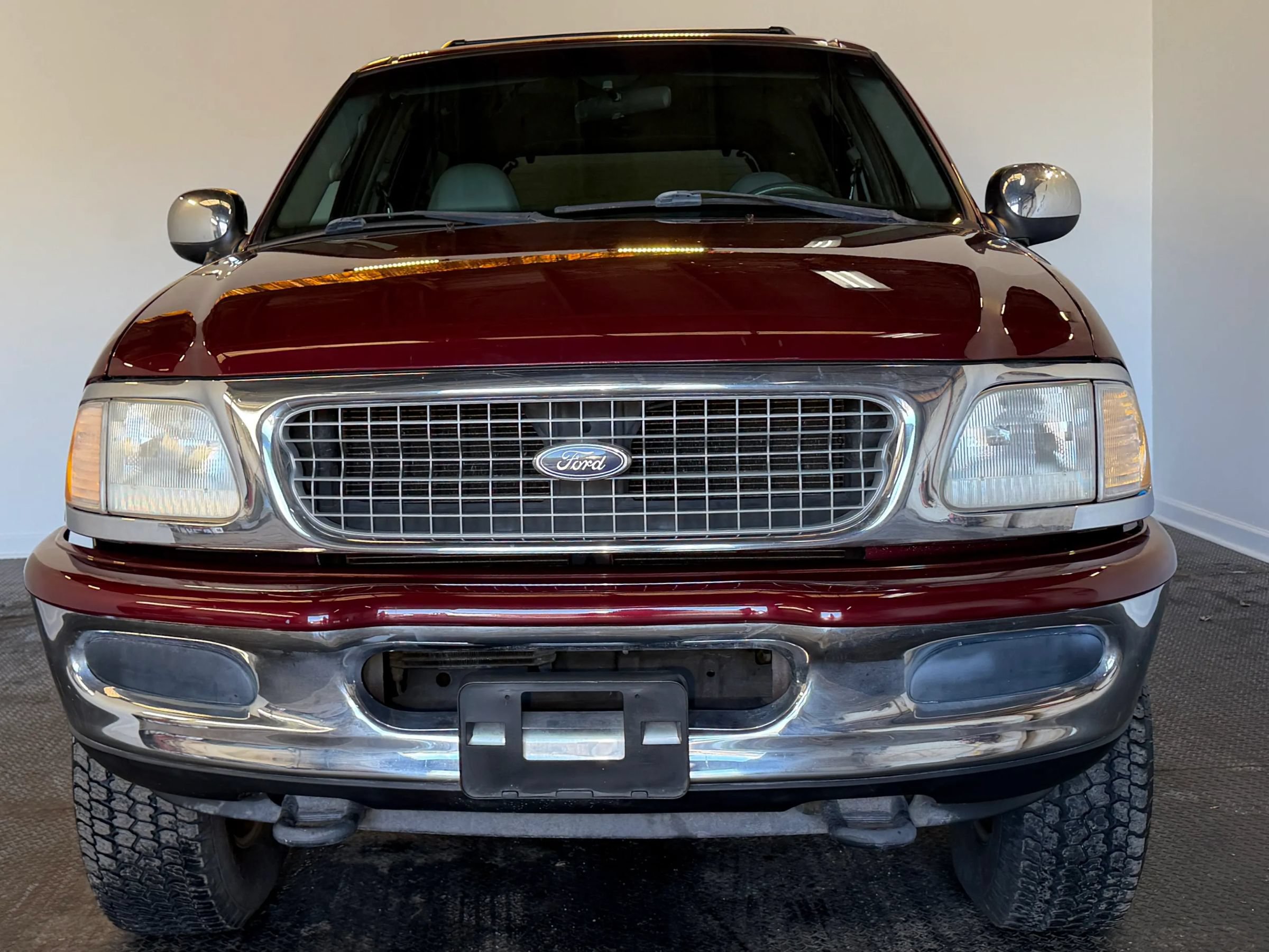 Used 1998 Ford Expedition 4WD image 3