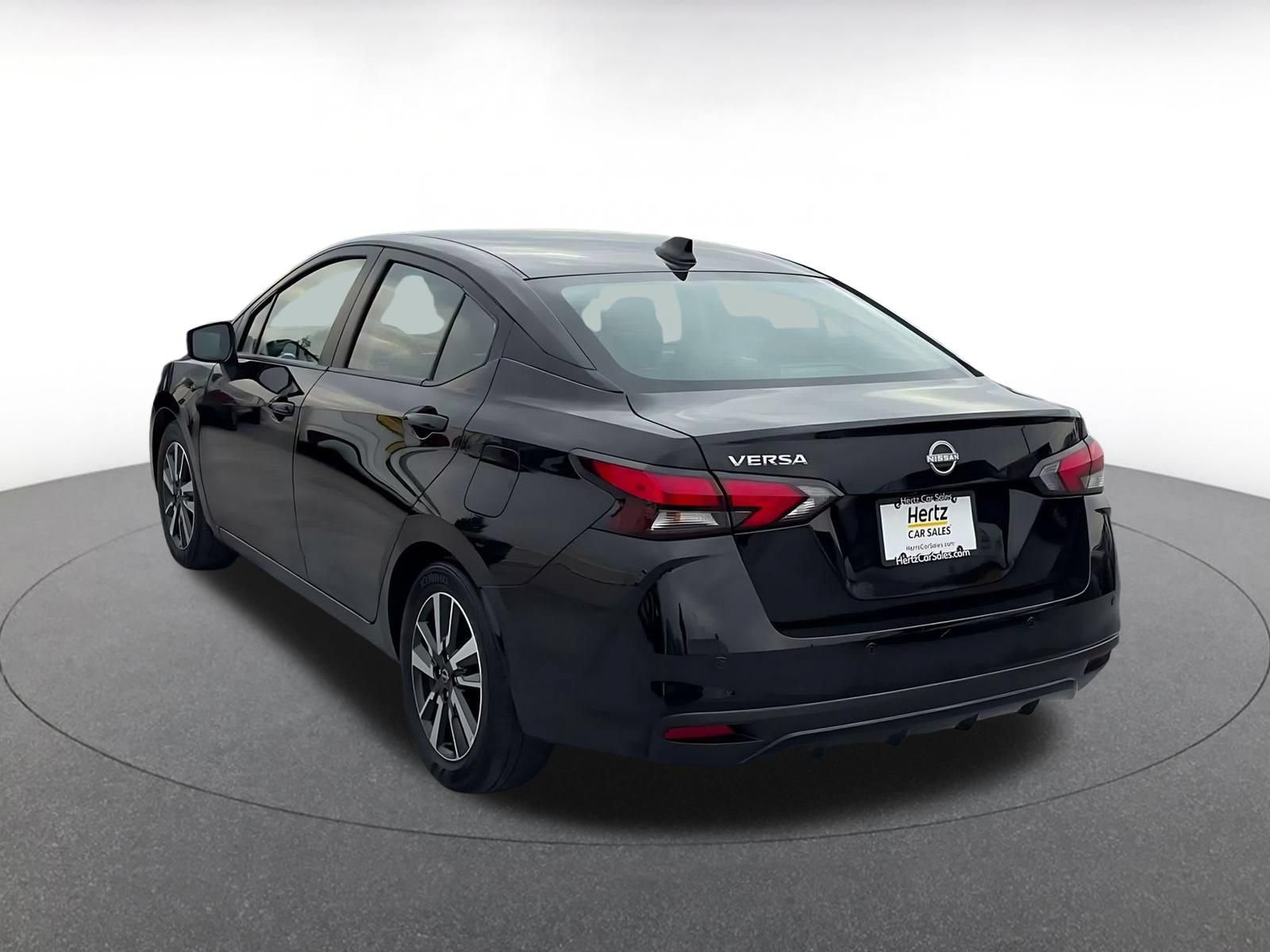 Used 2025 Nissan Versa SV FWD image 10