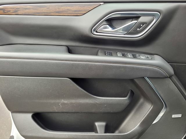 Used 2023 Chevrolet Suburban Premier image 18
