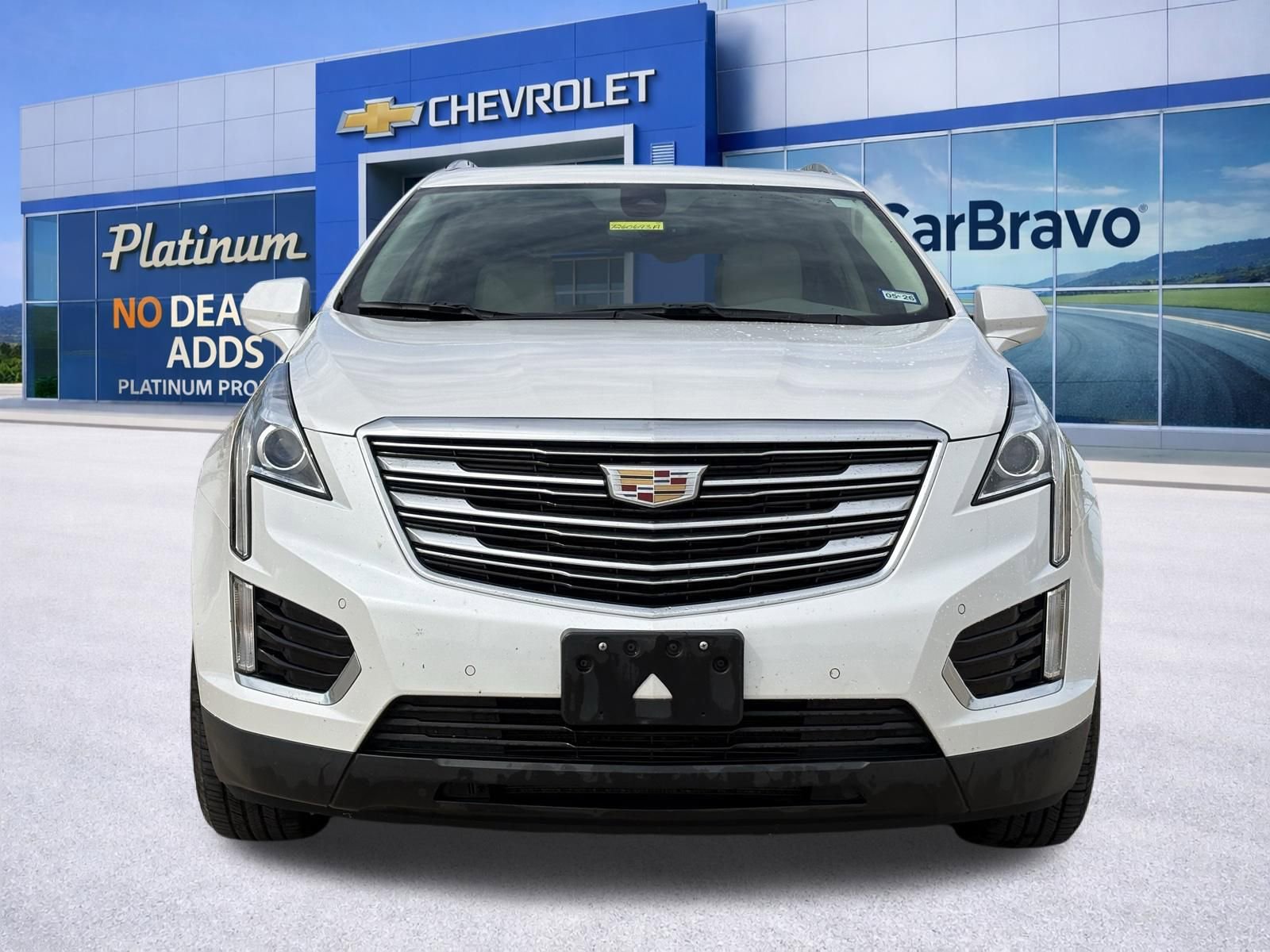 Used 2017 Cadillac XT5 Luxury w/ Driver Awareness Package image 2