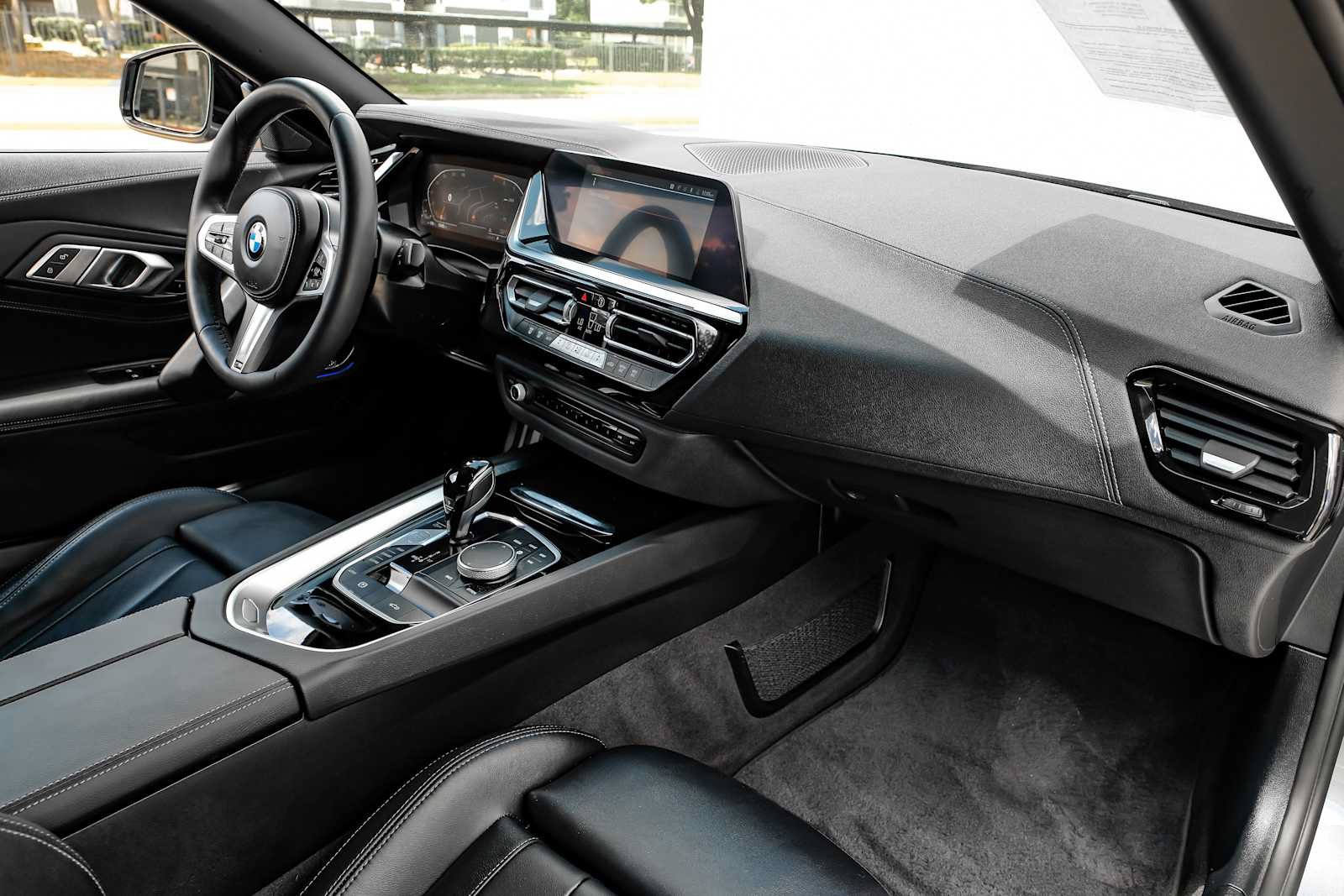 Used 2024 BMW Z4 sDrive30i w/ Convenience Package RWD image 22