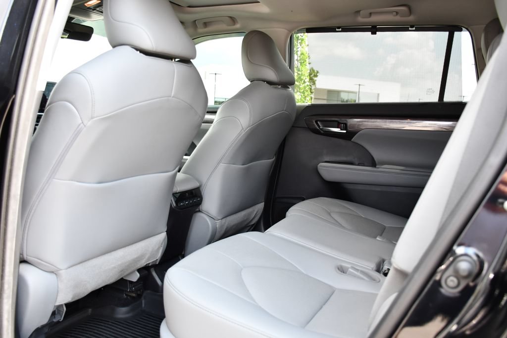 Used 2021 Toyota Highlander Limited AWD/4WD image 20