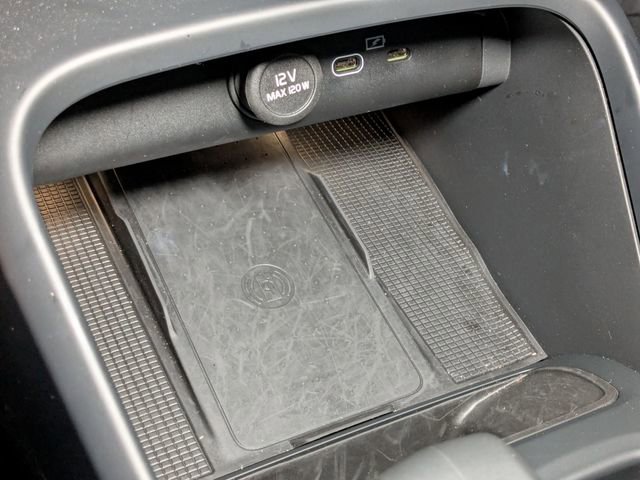 New 2025 Volvo XC40 B5 Core w/ Protection Package Premier image 24