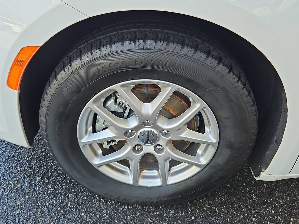 Used 2025 Chrysler Pacifica Select FWD image 34