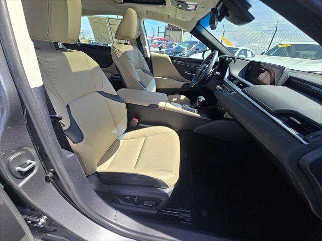 Used 2021 Lexus ES 300h w/ Premium Package FWD image 11