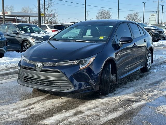 Used 2024 Toyota Corolla LE image 3