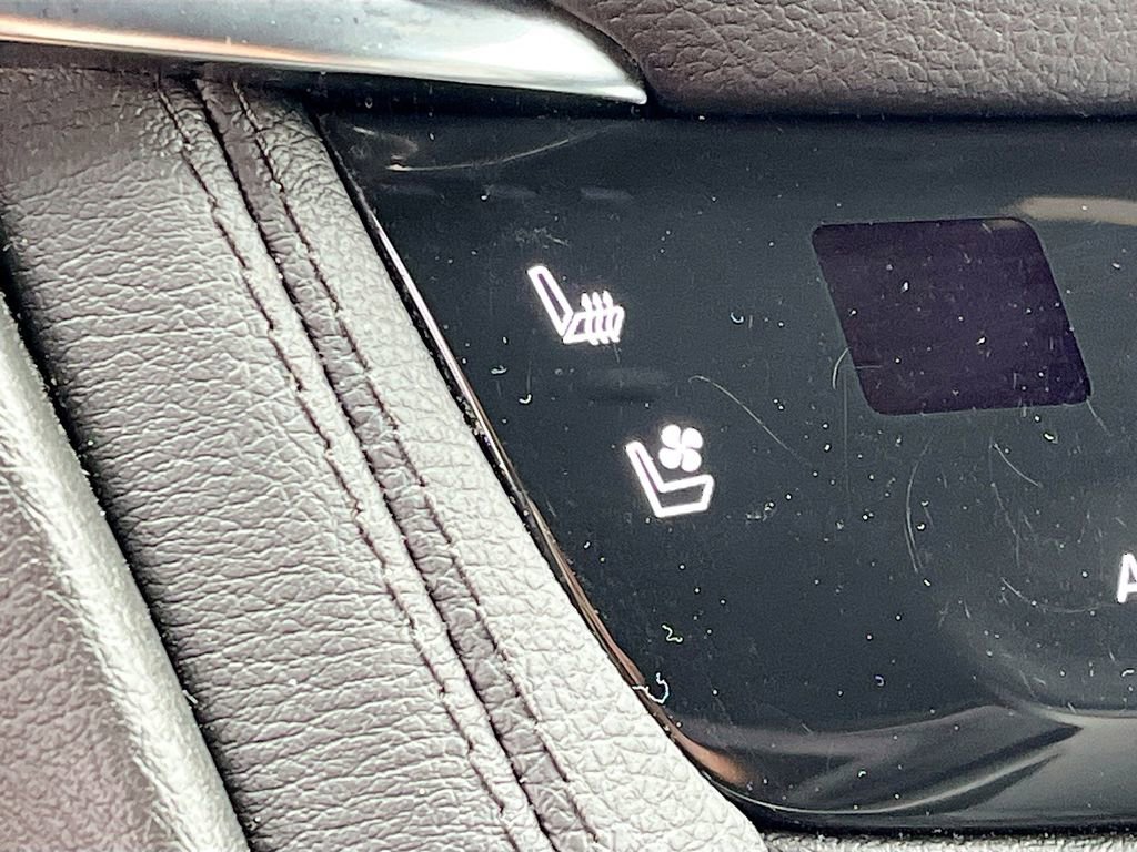 Used 2021 Cadillac XT5 Premium Luxury image 28