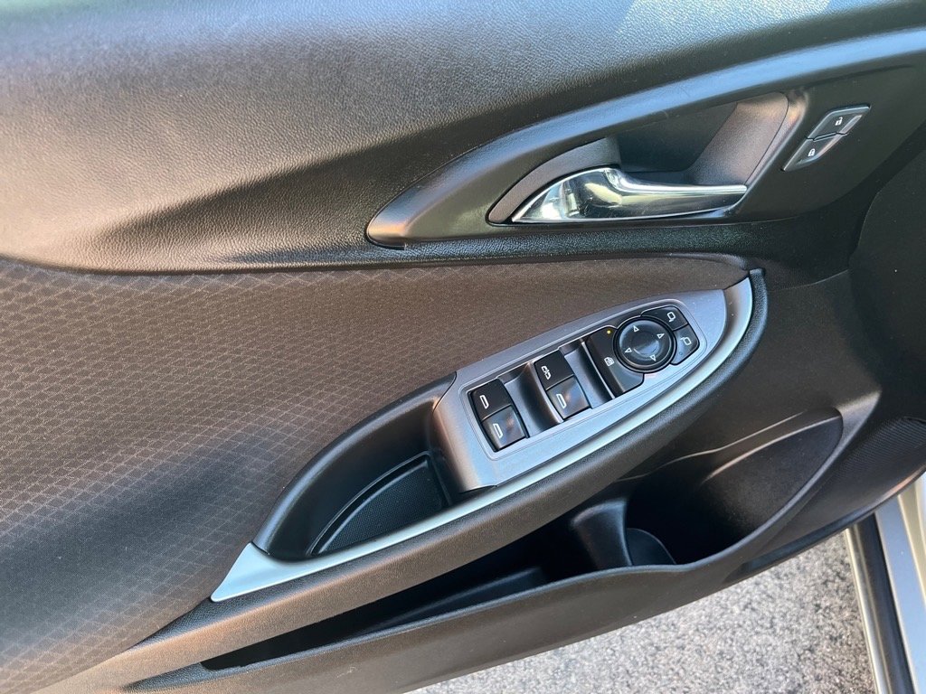 Used 2023 Chevrolet Malibu LT image 7