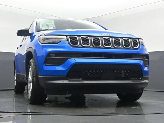 New 2025 Jeep Compass Latitude w/ Sun & Sound Group AWD/4WD image 53