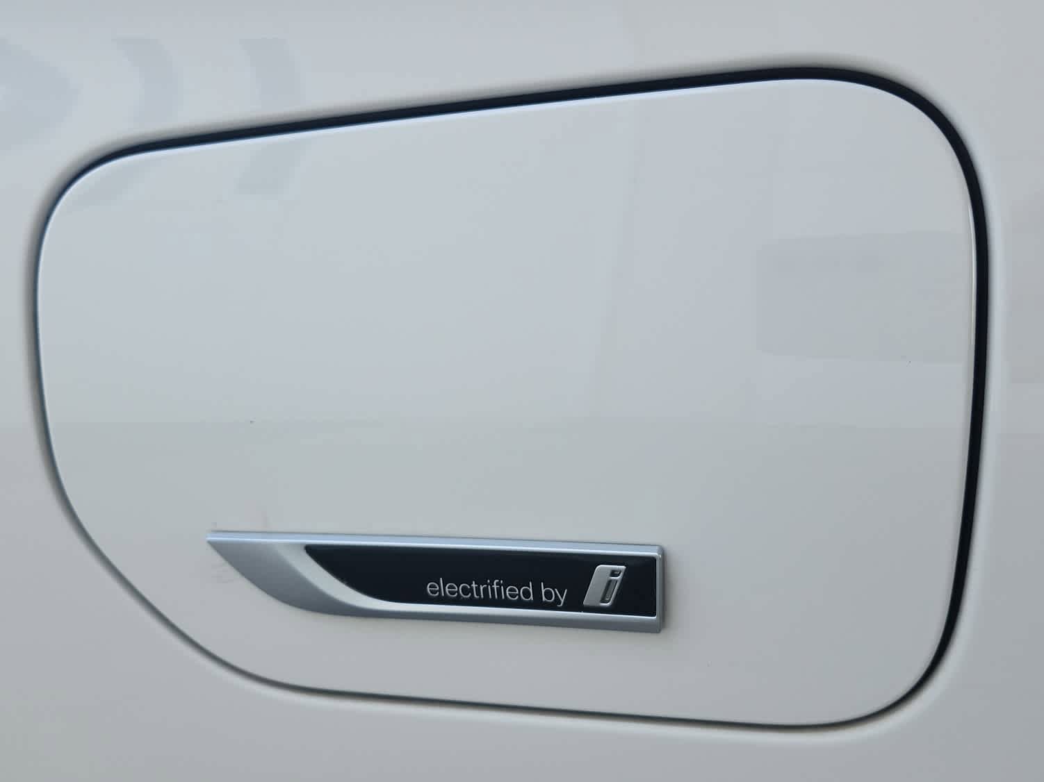 Used 2023 BMW 530e w/ Premium Package RWD image 28
