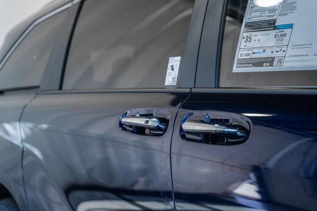 New 2026 Toyota Sienna XLE AWD/4WD image 15