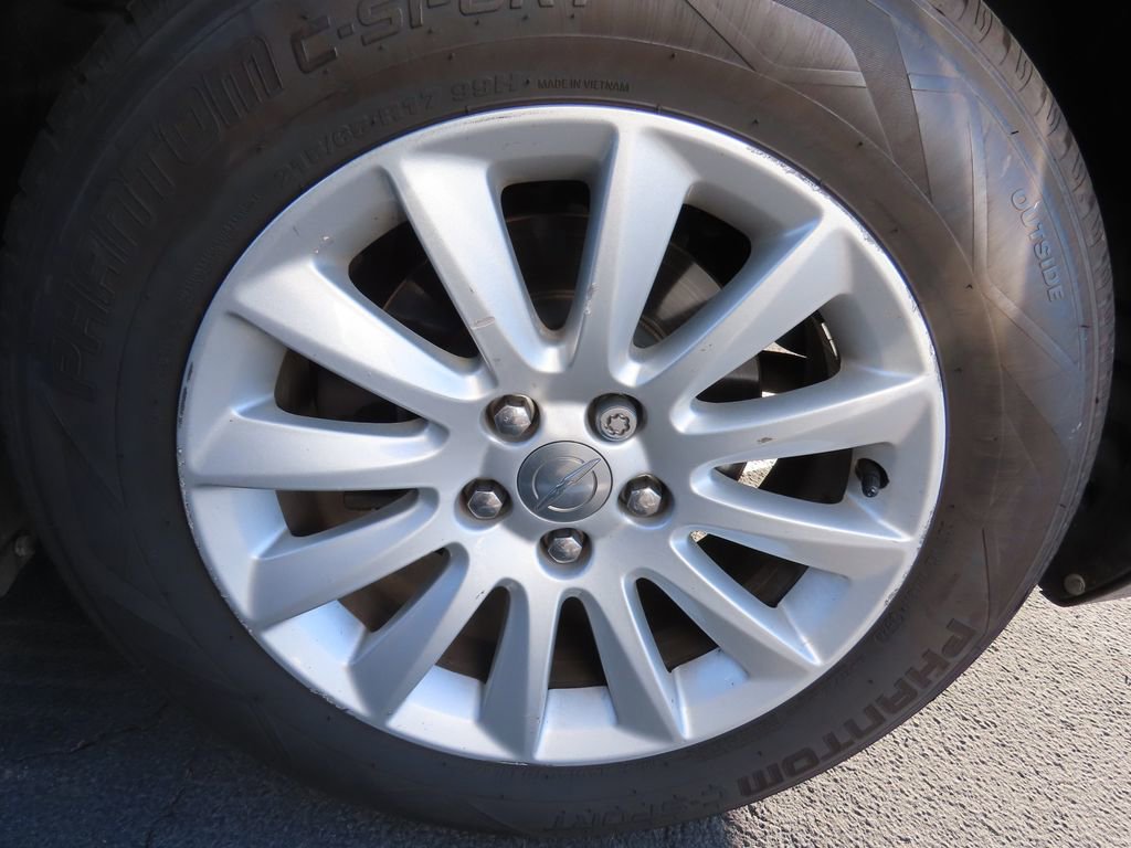 Used 2014 Chrysler 300 image 16