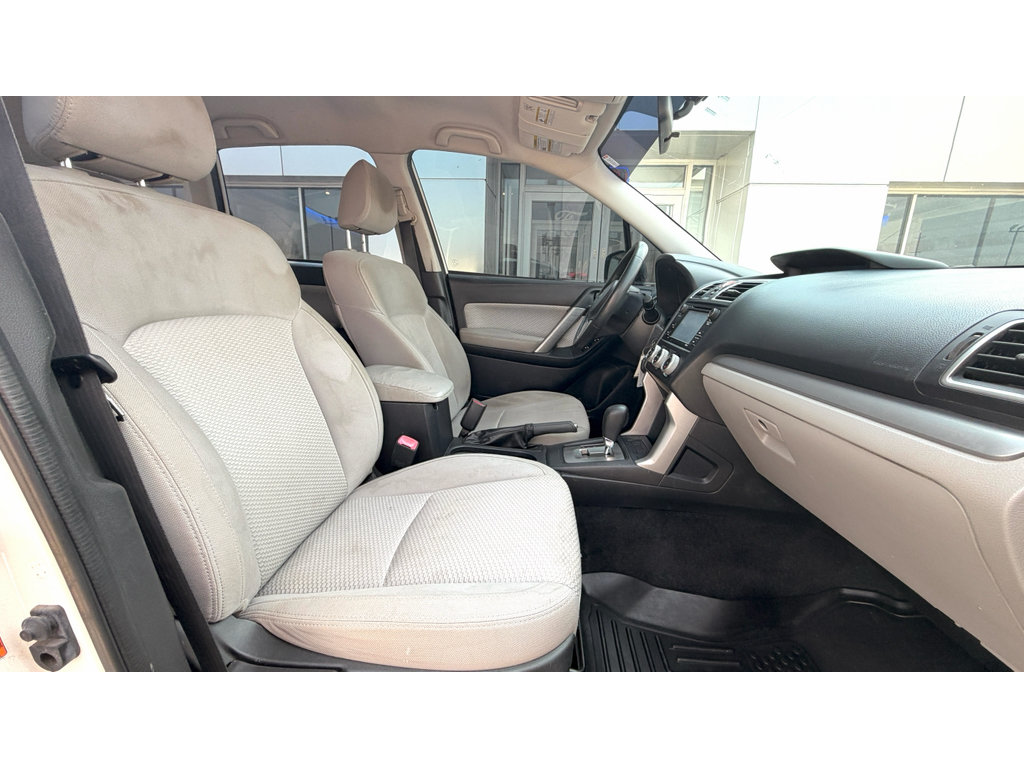 Used 2017 Subaru Forester 2.5i w/ Alloy Wheel Package AWD/4WD image 10