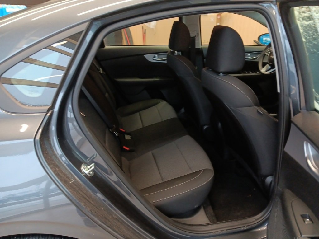 Used 2023 Kia Forte LXS image 22