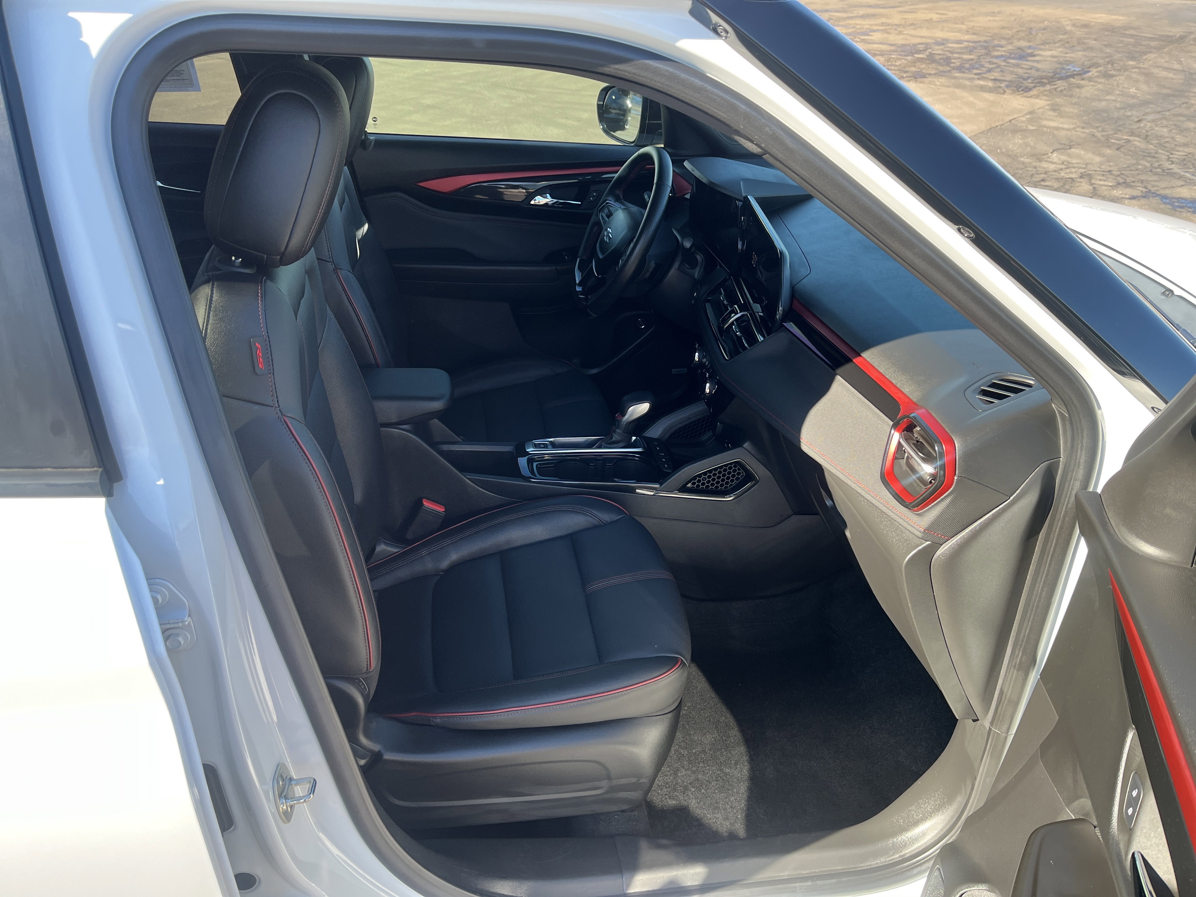 Used 2024 Chevrolet TrailBlazer RS w/ Convenience Package image 16