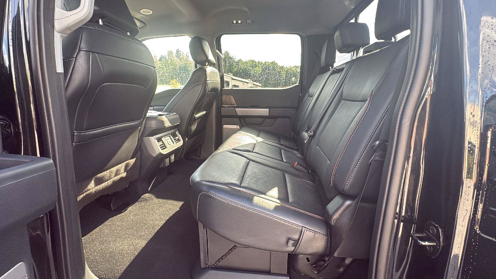 Used 2023 Ford F250 Lariat w/ Lariat Ultimate Package AWD/4WD image 18