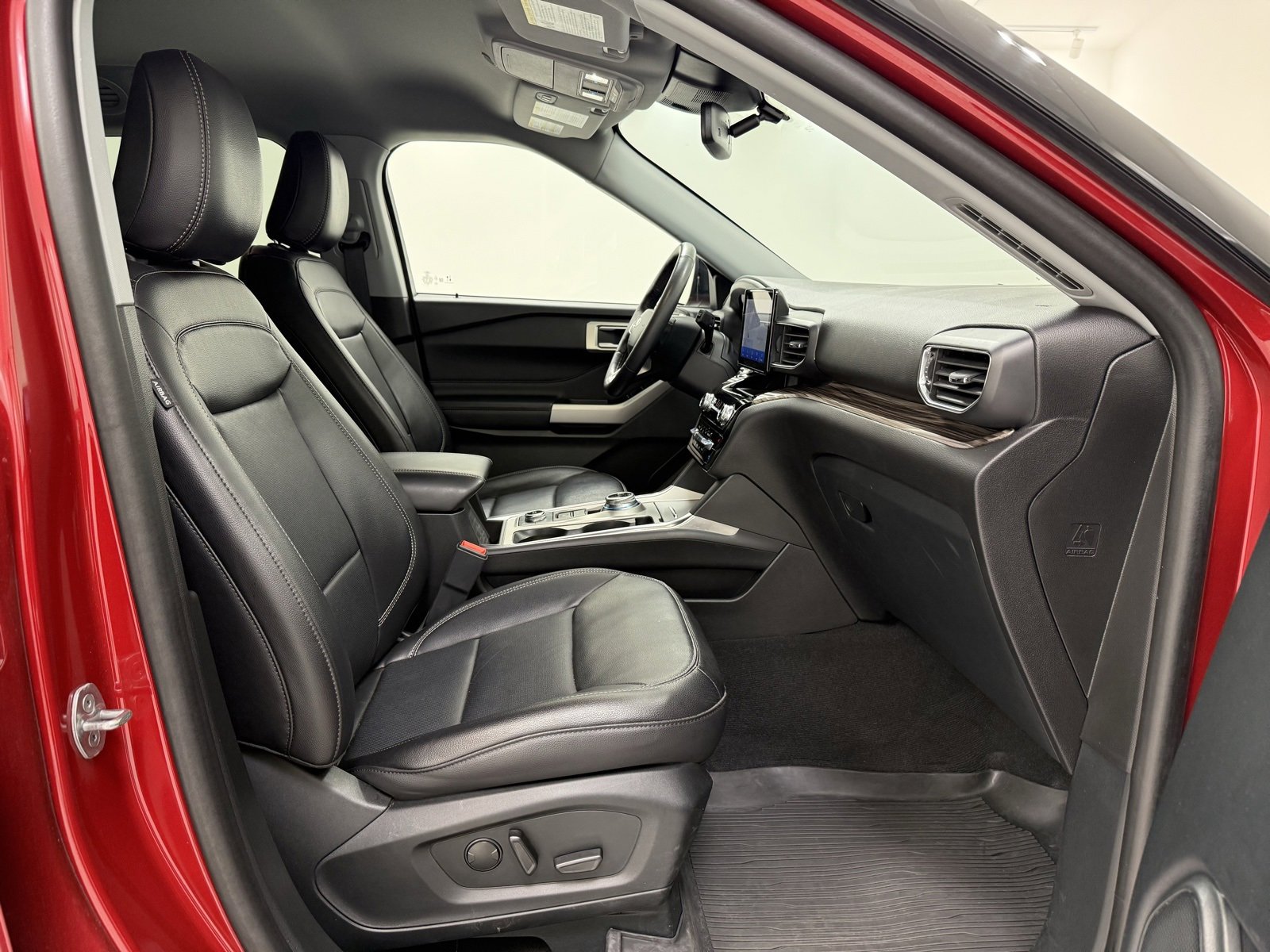 Used 2023 Ford Explorer Limited w/ Equipment Group 301A image 30