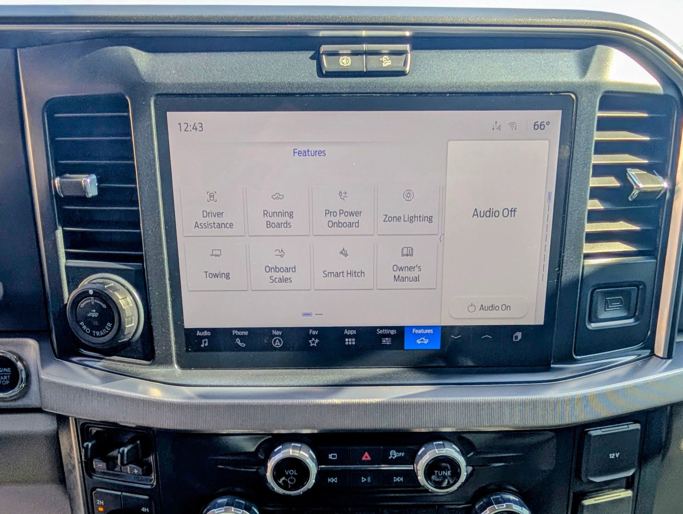 Used 2025 Ford F250 Platinum w/ Platinum Plus Package image 17