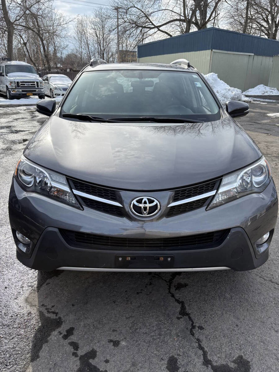 Used 2013 Toyota RAV4 XLE AWD/4WD image 2