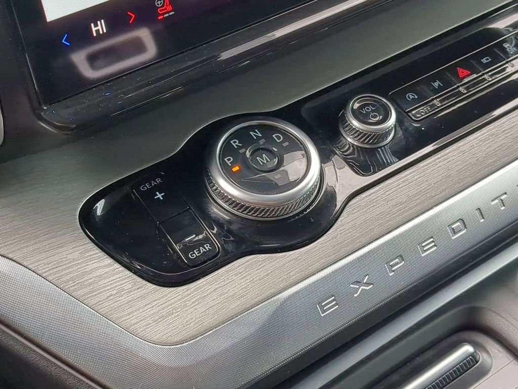 Used 2025 Ford Expedition Platinum image 20