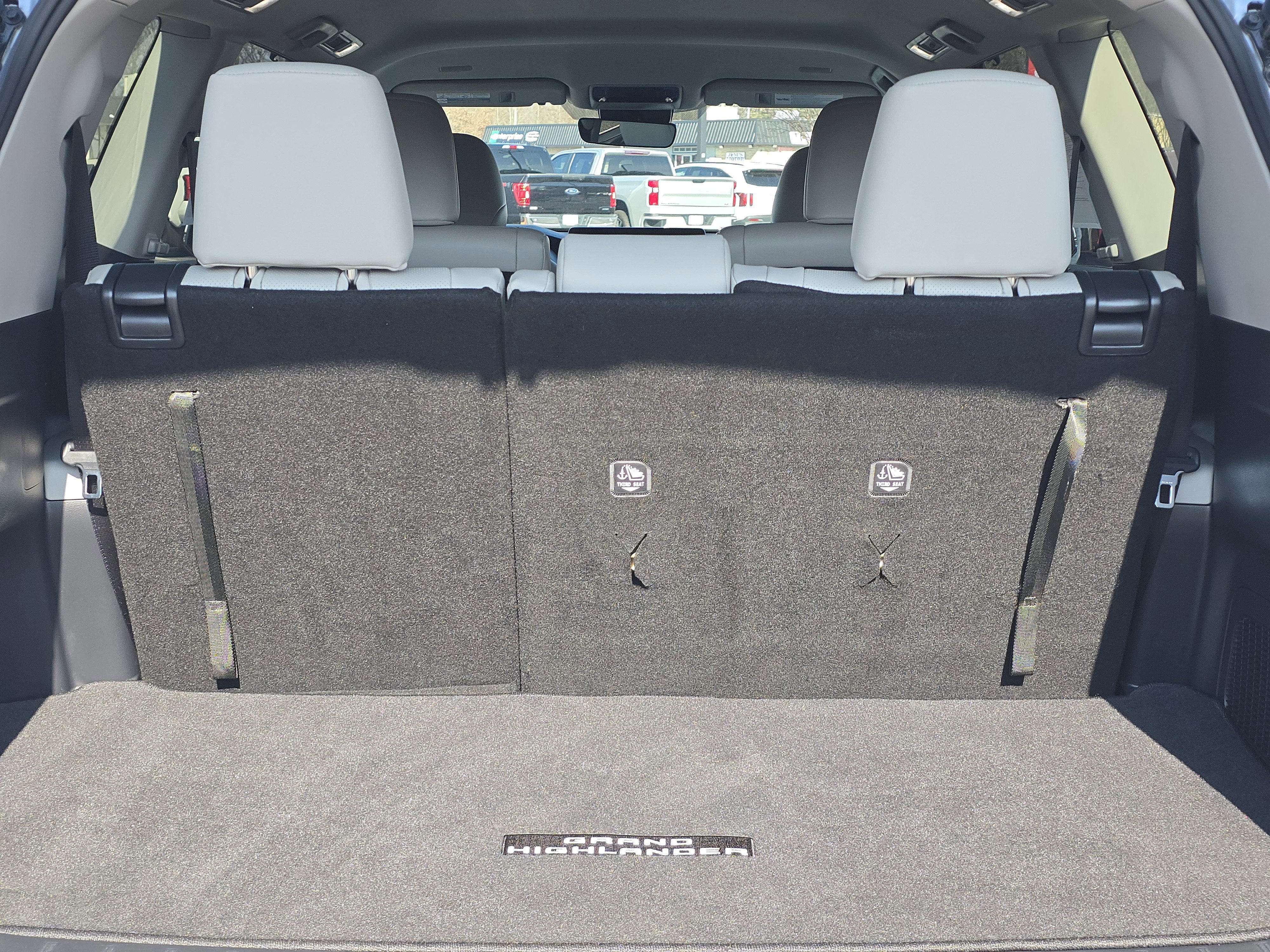 Used 2025 Toyota Grand Highlander XLE image 12