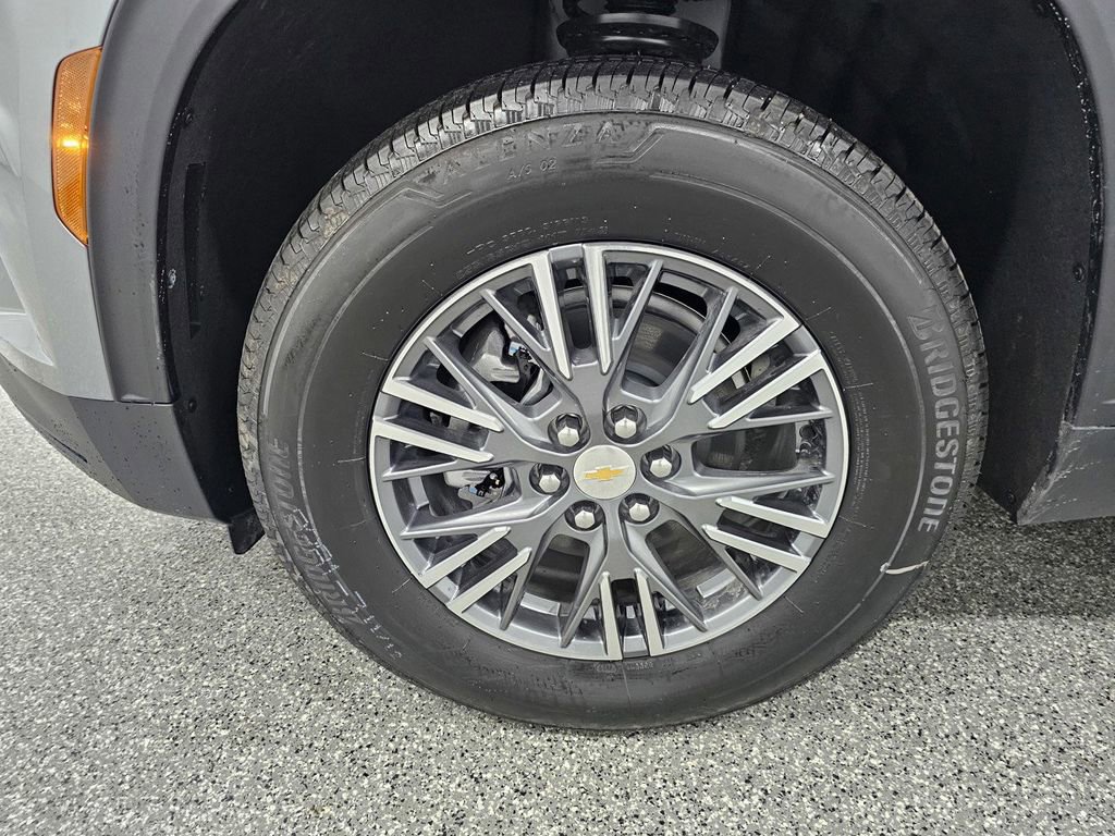 Used 2026 Chevrolet Traverse LT w/ Driver Confidence Package image 9