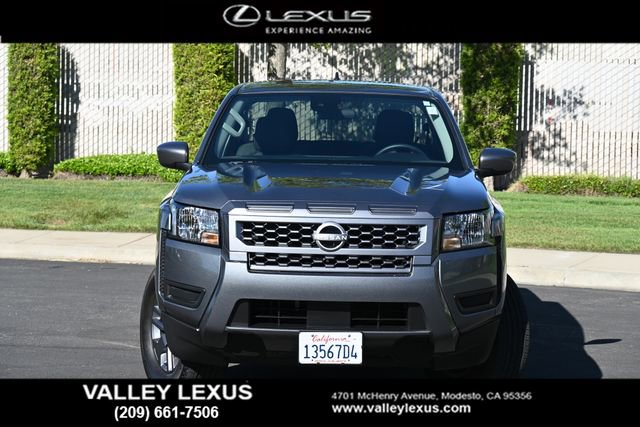 Used 2025 Nissan Frontier SV image 2