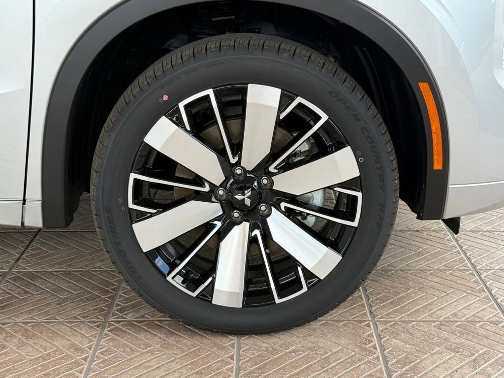 New 2025 Mitsubishi Outlander SEL image 5